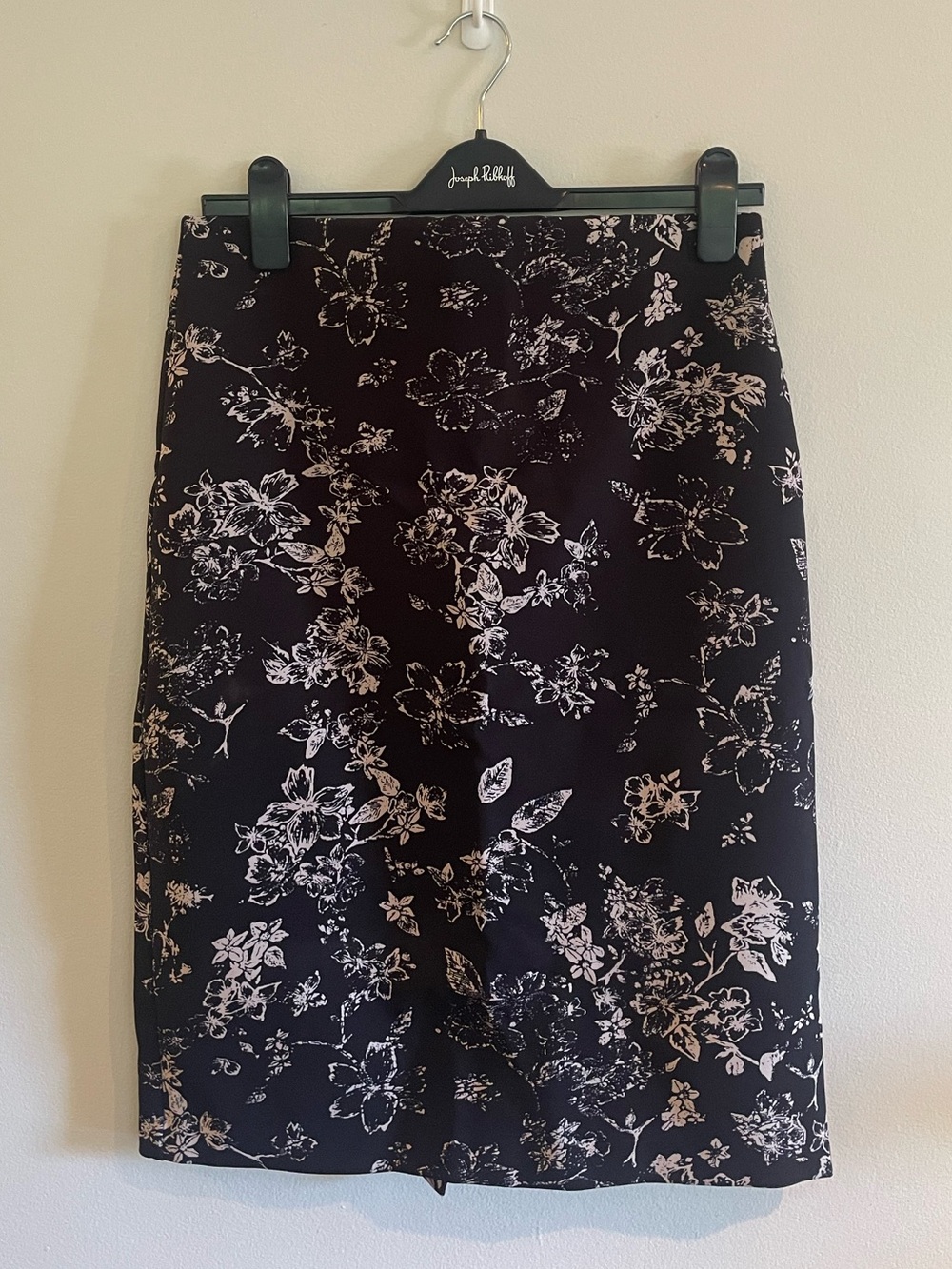 Philosophy Floral Print Pencil Skirt in Black and Cream